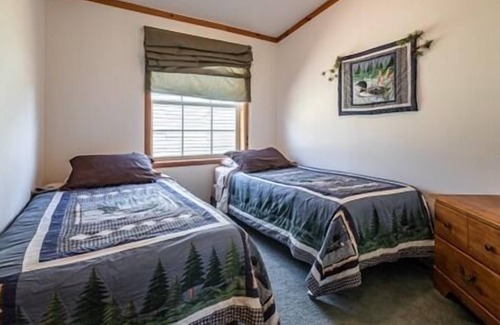 Neillsville Cabin | A short walk outside your cabin you can enjoy a great meal and at the Riviera Pub and Grill