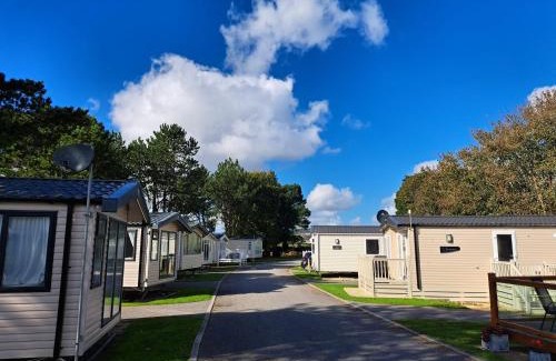Par Resort | A short walk to Par Beach & coastal paths, On-site facilities. Pets welcome