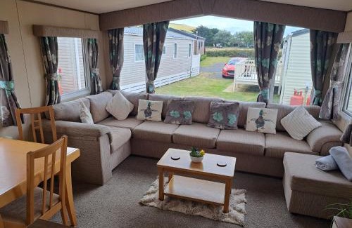 Par Resort | A short walk to Par Beach & coastal paths, On-site facilities. Pets welcome
