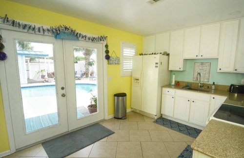 Roberta Heights House | A Slice of Paradise just steps from the ocean & the Intracoastal