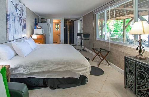 Southmont House | A small piece of heaven on the Lake