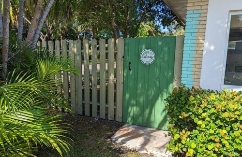 Edgewood Apartment | #A Small Studio with Private Patio & Shared Pool