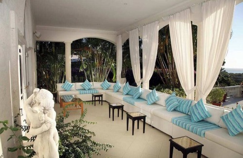 Old Trees Bay Villa | A Spectacular Ridge-front Home
