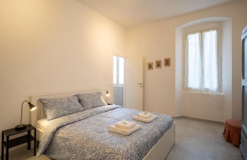 Arma di Taggia Apartment | A step from the Beach - Roomy Apt with Sea Glimpse