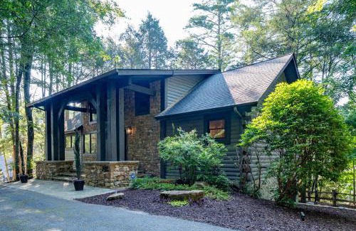 Cherry Log House | A Stoney River - Luxurious Cherry Log Riverfront Cabin - Hot Tub, Game Room, Multiple Decks, Views of Ellijay River, Goose Islan