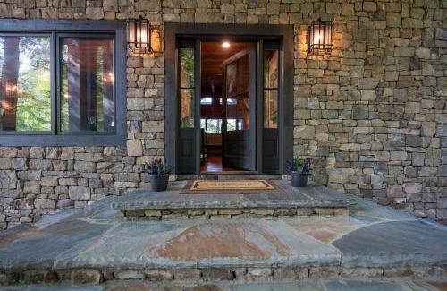 Cherry Log House | A Stoney River - Luxurious Cherry Log Riverfront Cabin - Hot Tub, Game Room, Multiple Decks, Views of Ellijay River, Goose Islan