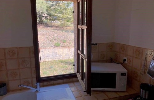 Greoux-les-Bains Apartment | (A) Studio T1 spacious, quiet, sun, parking