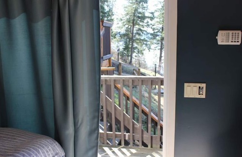 Coeur d'Alene Apartment | A Studio with a View above lake and Centennial Trail-Dock Access Included