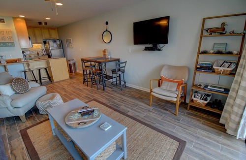 Duck Condo | A Stunning Oceanfront Condo, Flex-Stay with Minimum 3-4 Nights