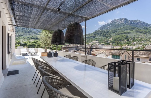 Soller Apartment | A stylish apartment in the center of Sóller, spacious terrace with plunge pool.