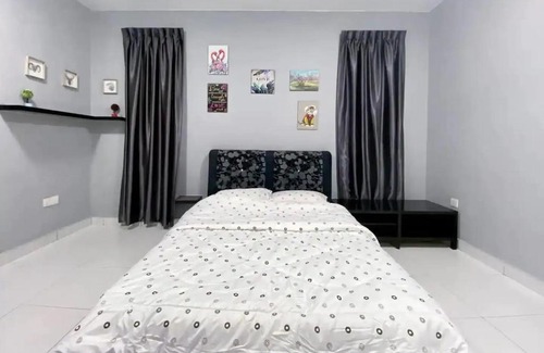 Tebrau House | A Stylish & Comfy 4BR Home with Private Pool