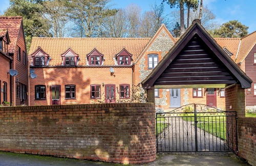 Cromer Cottage | A stylish getaway for discerning guests looking for a great coastal break.