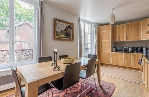 Notre-Dame-des-Champs Apartment | A STYLISH PARISIAN ESCAPE IN THE HEART OF PARIS – SAINT GERMAIN