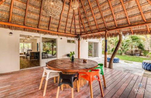 El Cuyo House | A Sublime Beach Getaway Perfect for a Family Gathering