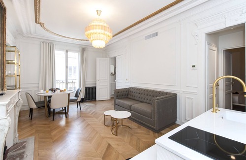 Madeleine Apartment | A Sumptuous 2-BR apartment in the Champs-Elysées