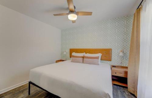 Columbia House | A Sunny Stylish 4BR 3BA