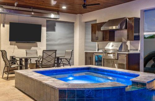 Bay Esplanade House | A Sunset Dream - Monthly Beach Rental