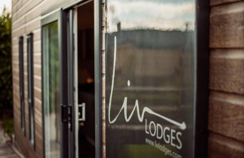 Barmston Cottage | A superior lodge 2 that sleeps 6 guests in 2 bedrooms