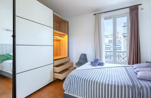 Asnieres-sur-Seine Apartment | A terrace in the sun, cozy flat in Asnières
