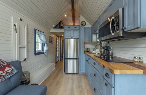 Mills River House | A Tiny Treat | Charming Mountain Getaway