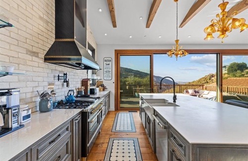 Topanga House | A Topanga 5 Bedroom Estate with sweeping views of lovely Topanga Canyon