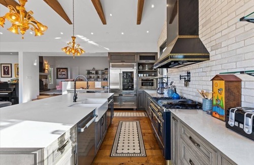 Topanga House | A Topanga 5 Bedroom Estate with sweeping views of lovely Topanga Canyon