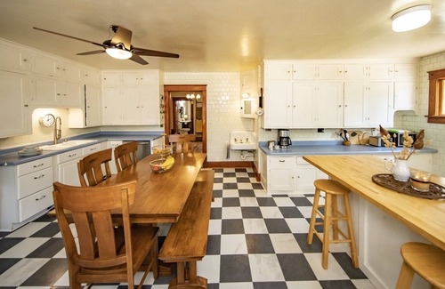 Tomahawk Cabin | A touch of history, with none of the hassles!