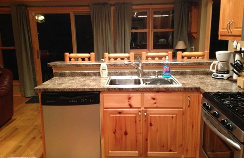 Siren Cabin | A Touch of northwoods on the lake, create your memories and feel at home.