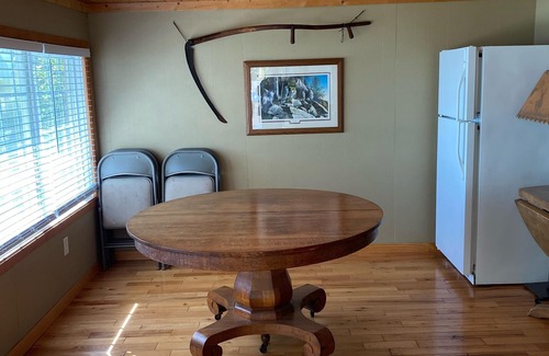 Siren Cabin | A Touch of northwoods on the lake, create your memories and feel at home.