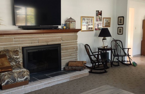 Summit House | A very homey warm house for you to enjoy.
