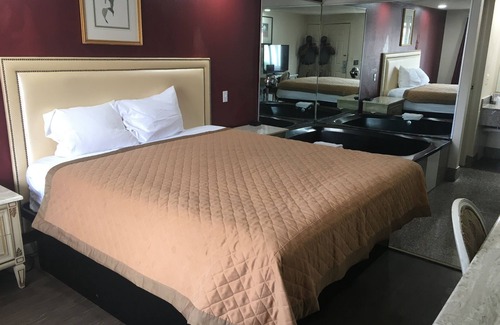 Roseville Hotel | A Victory Inn - Roseville