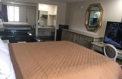 Roseville Hotel | A Victory Inn - Roseville