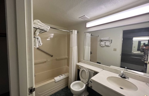 Dearborn Hotel | A Victory Inn - West Dearborn