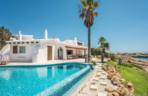 Cap d'en Font Villa | A villa right on the coast in Cap D'en Font, Menorca