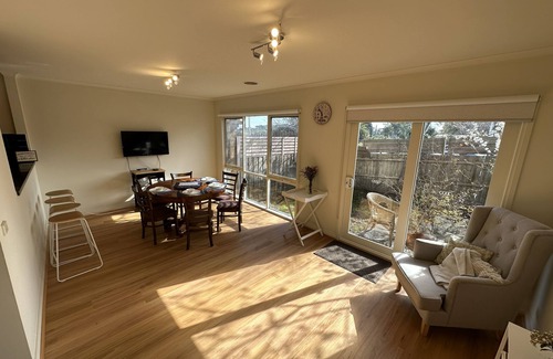 Doncaster East House | A warm home close to everything.