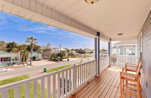 Laguna Beach Estates House | A Wave From It All