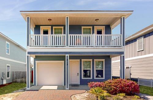 Laguna Beach Estates House | A Wave From It All