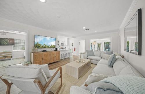 Anna Maria House | A Wave From It All - New Luxury Renovated Home Heated Pool Cabana Hammock Walk to Beach