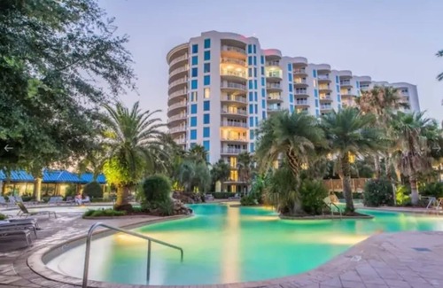 Fort Walton Beach - Destin Condo | A Wave From it All Su