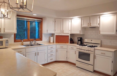 Rogers City House | A Wave From It All