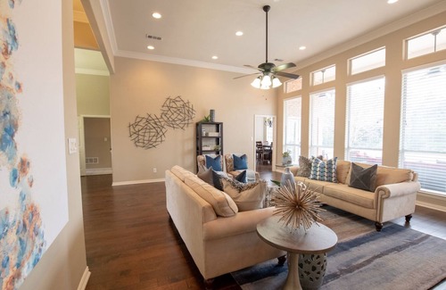 Lake Dallas House | A Weekend Retreat Center on 3 private acres