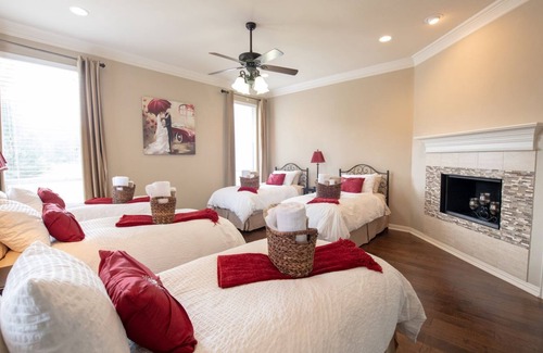 Lake Dallas House | A Weekend Retreat Center on 3 private acres