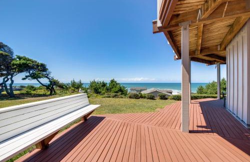 Lincoln Beach House | A Whale of a View!