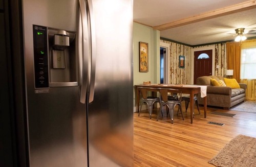 Hendersonville Cottage | a whimsical stay in the mountains