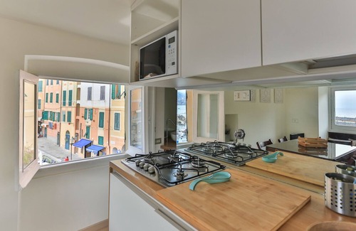 Camogli Apartment | A window on the sea