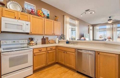 Sunrise Pointe Vistas House | A Winter Retreat.Green Valley