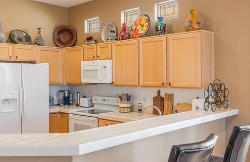 Sunrise Pointe Vistas House | A Winter Retreat.Green Valley