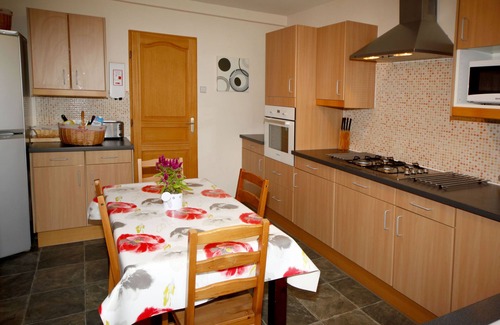 Sainteny Cottage | A wonderful family vacation home from home - and a great garden for the kids!