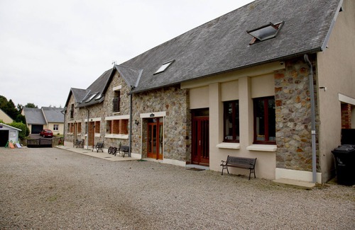 Sainteny Cottage | A wonderful family vacation home from home - and a great garden for the kids!