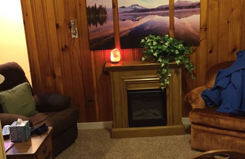 Franklin to the Fort Apartment | A "Wright" Place To Stay In Missoula